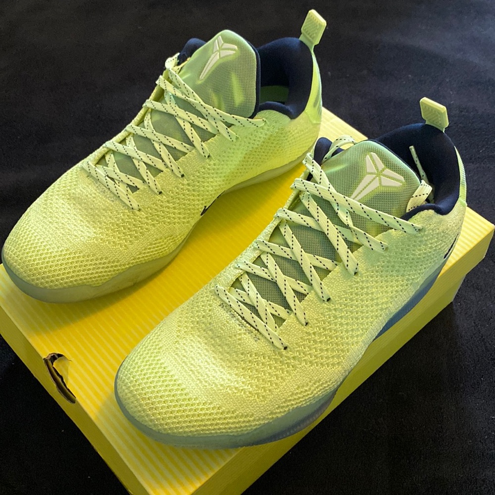 KOBE XI ELITE LOW 4KB LIQUID LIME - ALMOST NEW! - Mens size 10 - Original box!!
